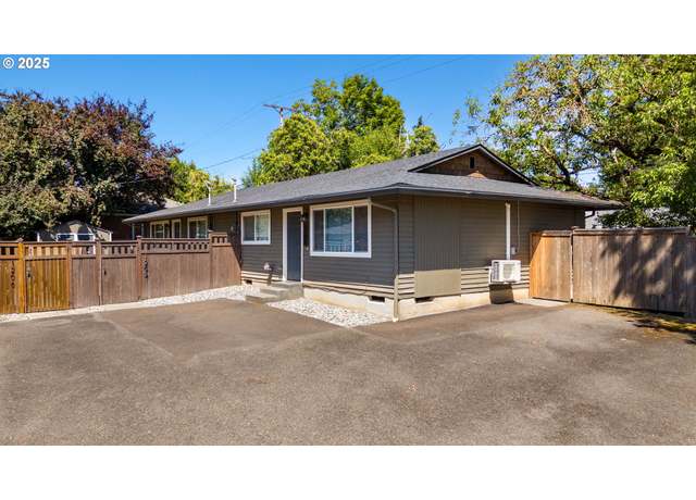 Property at 1200 W Mcloughlin Blvd, Vancouver, WA 98660, 4 beds, 2 baths