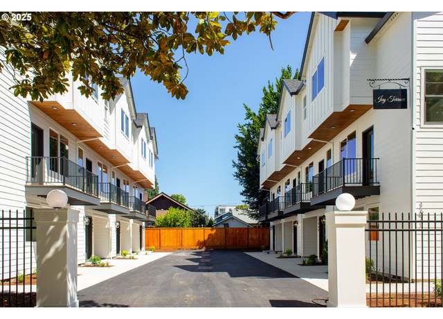 Property at 1661 SE Sherrett St, Portland, OR 97202, 2 beds, 2.5 baths