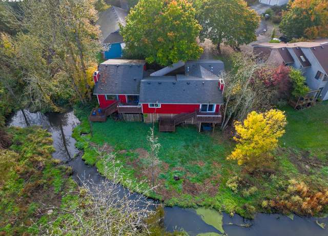 Property at 392 SW 121st Pl, Portland, OR 97225, 5 beds, 4 baths