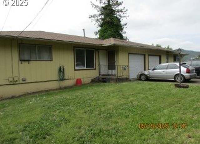 Property at 646/648 W Sixth Ave, Sutherlin, OR 97479, 6 beds, 4 baths