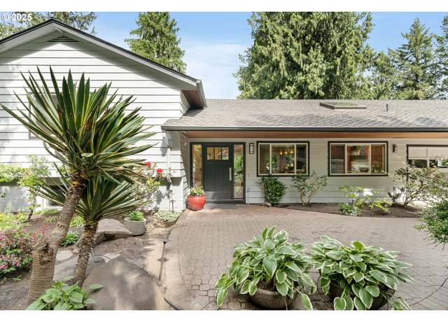 Property at 3690 SW 73rd Ave, Portland, OR 97225, 4 beds, 3 baths