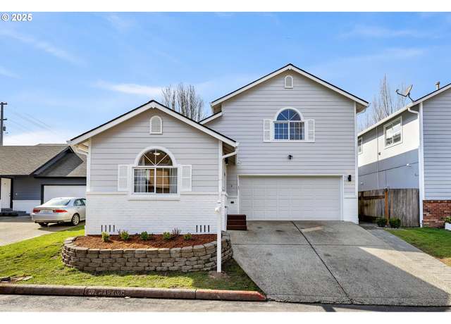 Property at 1988 Meadowood Loop, Woodland, WA 98674, 3 beds, 3 baths