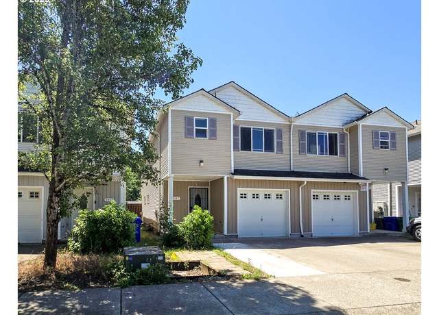 Property at 3547 SE 136th Ave, Portland, OR 97236, 3 beds, 2.5 baths