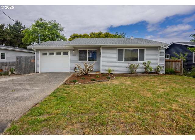 Property at 1109 SW 15th St, Lincoln City, OR 97367, 3 beds, 1 bath