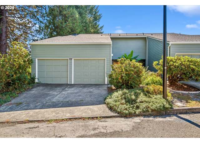 Property at 10560 SW Murdock St, Portland, OR 97224, 3 beds, 2.5 baths