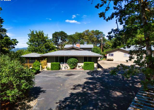 Property at 548 Braunda Dr, Roseburg, OR 97471, 3 beds, 2.5 baths