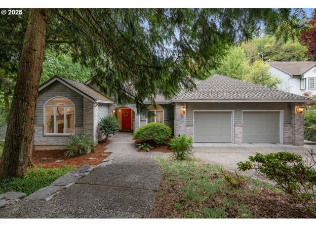 Property at 11209 S Southridge Dr, Portland, OR 97219, 3 beds, 2.5 baths