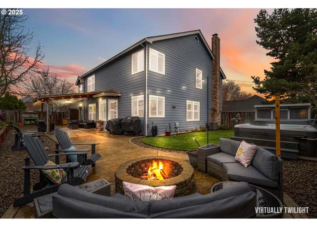Property at 28575 SW Sandalwood Dr, Wilsonville, OR 97070, 4 beds, 2.5 baths