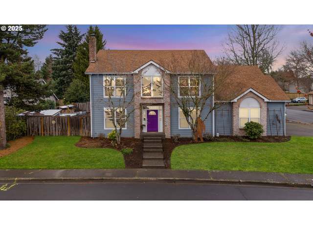 Property at 28575 SW Sandalwood Dr, Wilsonville, OR 97070, 4 beds, 2.5 baths