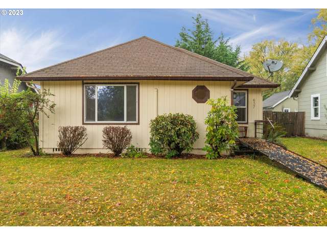 Property at 657 18th Ave, Longview, WA 98632, 3 beds, 1 bath