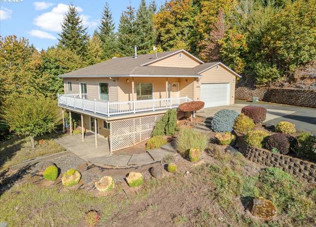 Property at 12405 SW Poppy Dr, Gaston, OR 97119, 3 beds, 2 baths