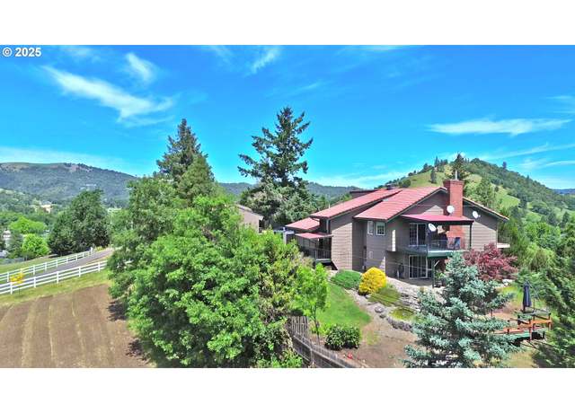 Property at 286 Jonni Ln, Roseburg, OR 97471, 3 beds, 3 baths