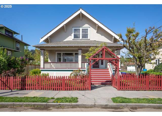 Property at 1037 SE 80th Ave, Portland, OR 97215, 6 beds, 3 baths