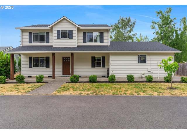 Property at 140 W Johanna Ct, Newberg, OR 97132, 4 beds, 2.5 baths