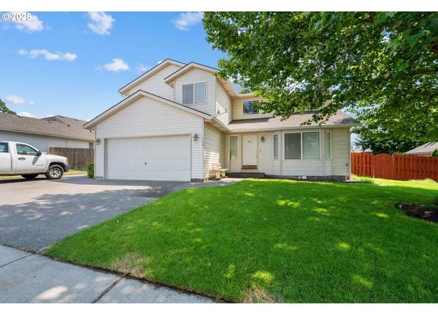 Property at 112 NE 11th St, Hermiston, OR 97838, 4 beds, 2.5 baths