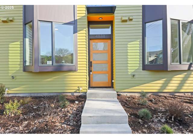 Property at 4888 NE 36th Ave #2, Portland, OR 97211, 3 beds, 1.5 baths