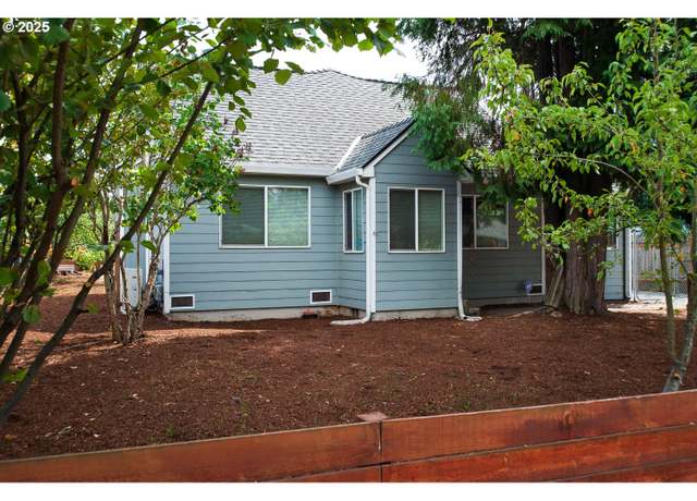 Property at 5256 NE 72nd Ave, Portland, OR 97218, 3 beds, 2 baths