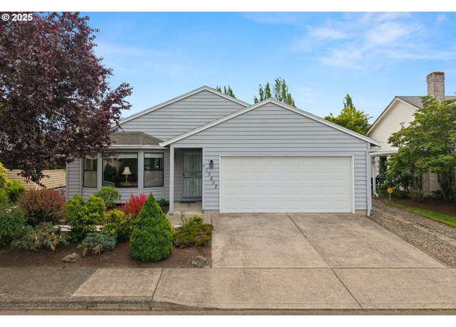 Property at 15802 NE Sacramento St, Portland, OR 97230, 2 beds, 2 baths