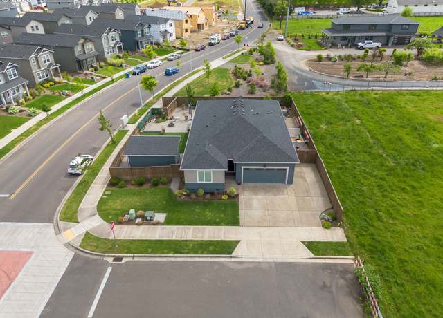 Property at 2802 Ben Brown Dr, Woodburn, OR 97071, 4 beds, 2 baths