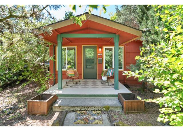 Property at 2702 N Winchell St, Portland, OR 97217, 2 beds, 1 bath