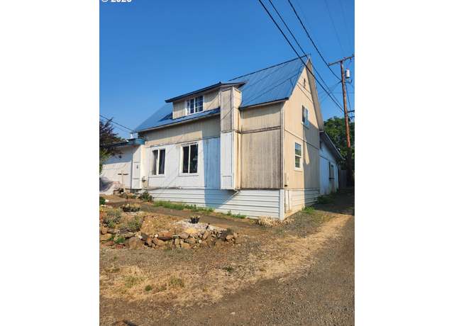 Property at 177 3rd St, Yoncalla, OR 97499, 2 beds, 1.5 baths