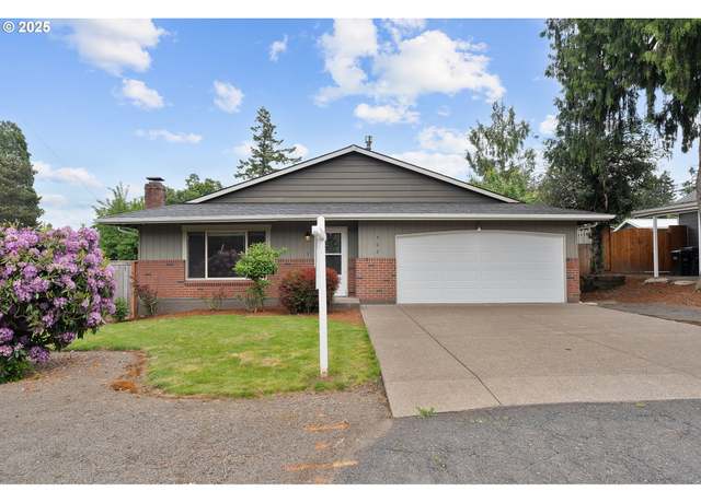 Property at 702 Brighton Ave, Oregon City, OR 97045, 3 beds, 2 baths