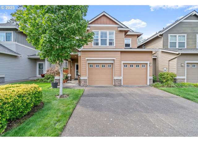 Property at 312 NE 105th Ave, Hillsboro, OR 97006, 4 beds, 2.5 baths