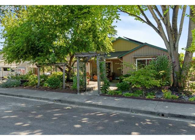 Property at 210 S 2nd St, Carlton, OR 97111, 3 beds, 2 baths