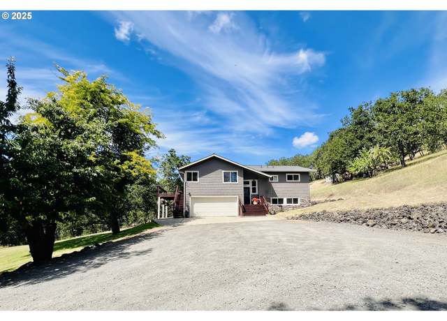 Property at 7978 North Bank Rd, Roseburg, OR 97470, 4 beds, 3 baths