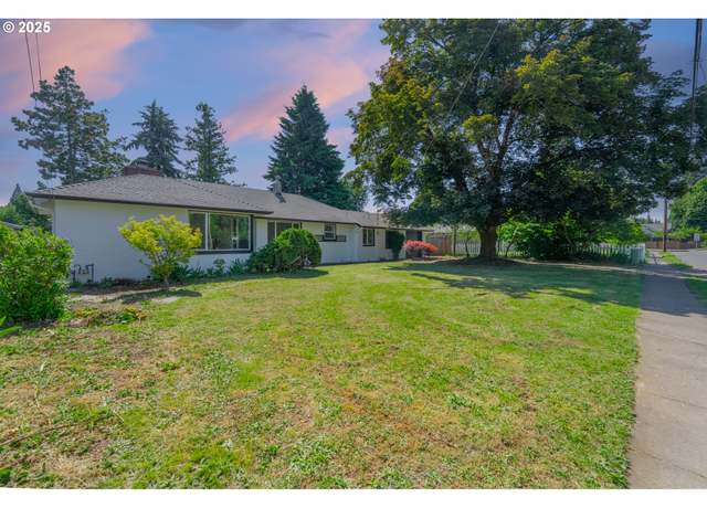 Property at 562 Gatch St, Woodburn, OR 97071, 3 beds, 1 bath