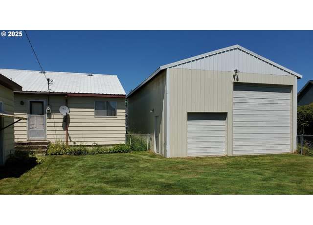Property at 2290 Grove St, Baker City, OR 97814, 4 beds, 2 baths