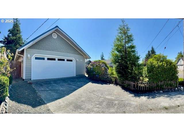 Property at 460 2nd Ave, Coos Bay, OR 97420, 3 beds, 2 baths