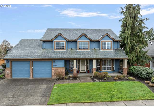 Property at 1399 NE 12th Ave, Canby, OR 97013, 4 beds, 2.5 baths