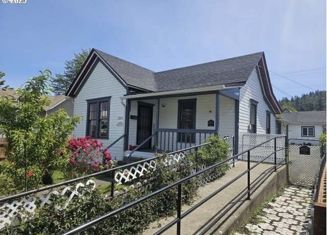 Property at 1321 SE Mill St, Roseburg, OR 97470, 2 beds, 4 baths