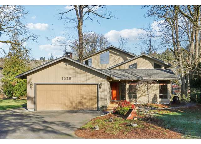 Property at 1025 K St, Washougal, WA 98671, 3 beds, 2.5 baths