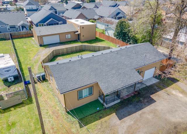 Property at 4610 Royal Ave, Eugene, OR 97402, 3 beds, 1 bath