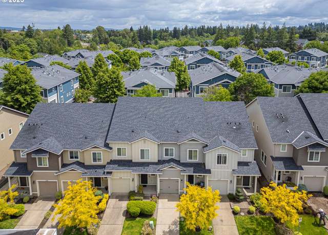 Property at 21698 SW Berkshire Ter, Sherwood, OR 97140, 3 beds, 2.5 baths