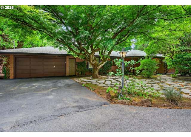 Property at 10710 S Moapa Ave, Portland, OR 97219, 5 beds, 3 baths