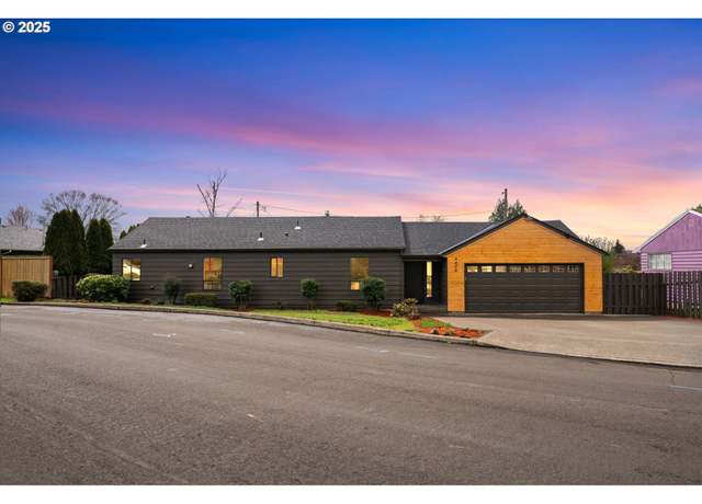 Property at 4404 SE Adams St, Milwaukie, OR 97222, 3 beds, 2 baths