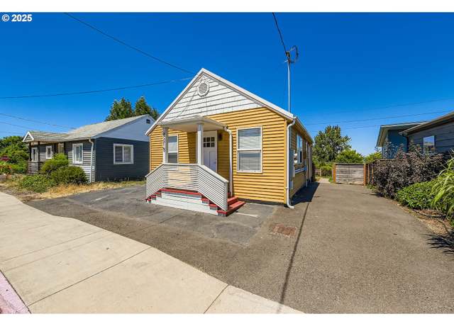 Property at 4215 NE Highland Ct, Portland, OR 97218, 4 beds, 2 baths