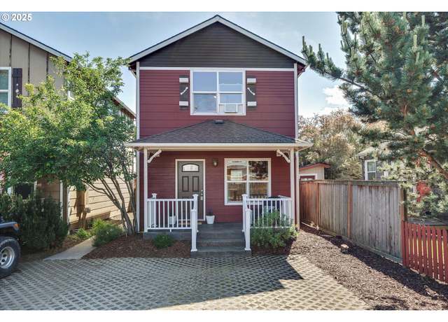 Property at 1106 Wilson St, Hood River, OR 97031, 2 beds, 1.5 baths