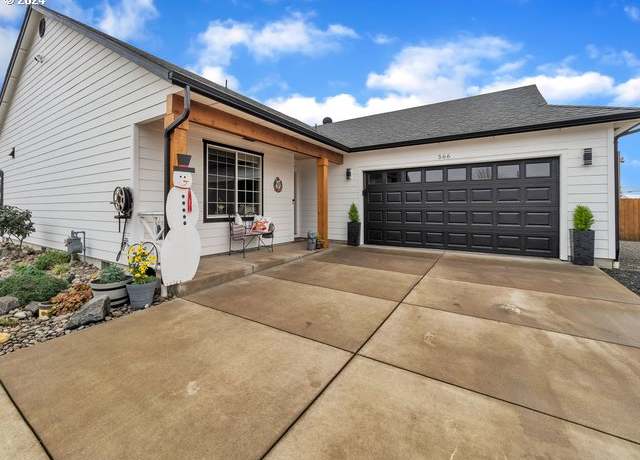 Property at 566 N 11th St, Aumsville, OR 97325, 4 beds, 2 baths