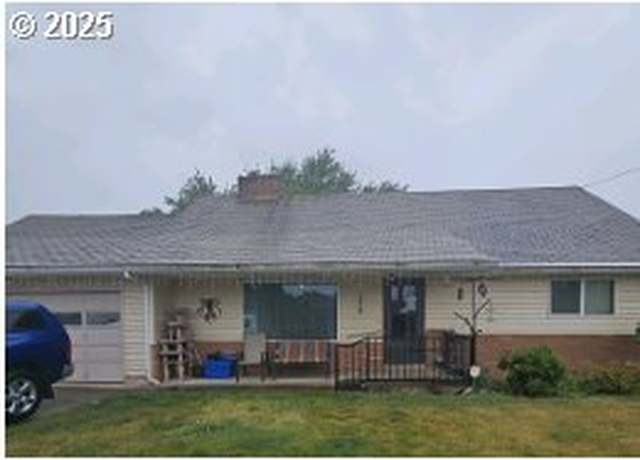 Property at 1910 Hardcastle Ave, Woodburn, OR 97071, 6 beds, 2 baths