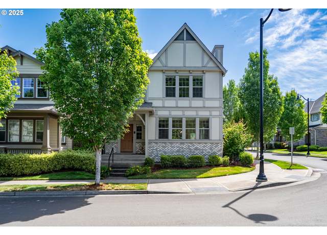 Property at 410 NE 76th Ave, Hillsboro, OR 97124, 4 beds, 2.5 baths