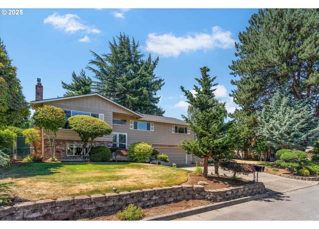 Property at 14390 SE Thelma Cir, Milwaukie, OR 97267, 4 beds, 3.5 baths