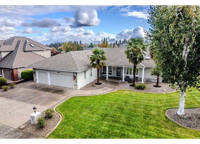 Property at 1832 NW Chapman Hill Dr, Salem, OR 97304, 3 beds, 2.5 baths
