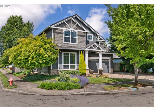 Property at 352 SE 14th Pl, Canby, OR 97013, 4 beds, 2.5 baths