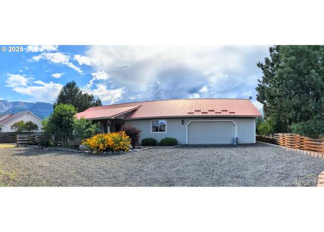 Property at 707 N Russell St, Joseph, OR 97846, 2 beds, 2 baths
