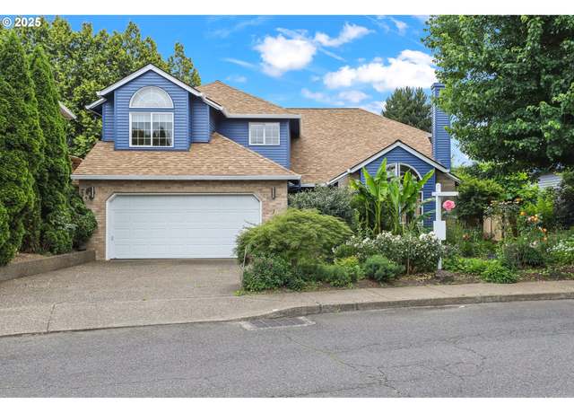 Property at 12064 SE Grand Vista Dr, Clackamas, OR 97015, 4 beds, 2.5 baths