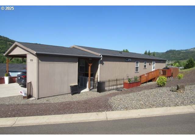 Property at 225 Nestucca Ln, Roseburg, OR 97471, 4 beds, 2 baths